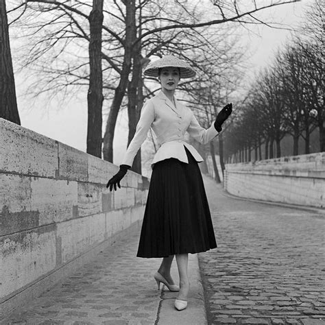 Positive Reviews of New Look 1947 by Christian Dior 